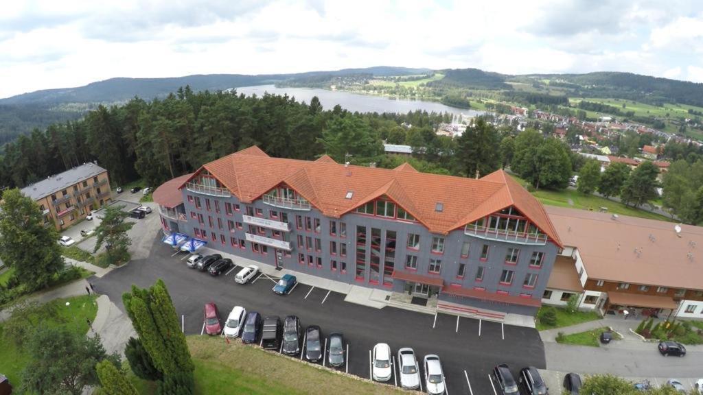 Hotel BouCZECH Lipno nad Vltavou Buitenkant foto