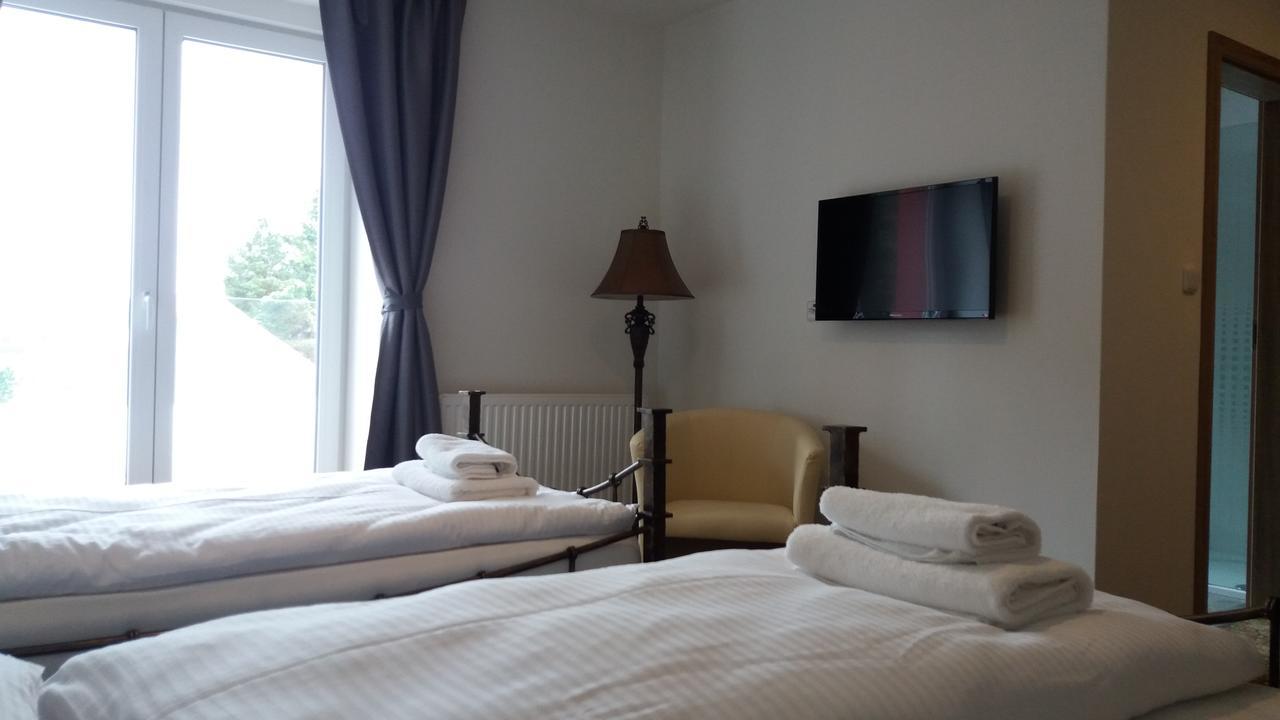 Hotel BouCZECH Lipno nad Vltavou Buitenkant foto