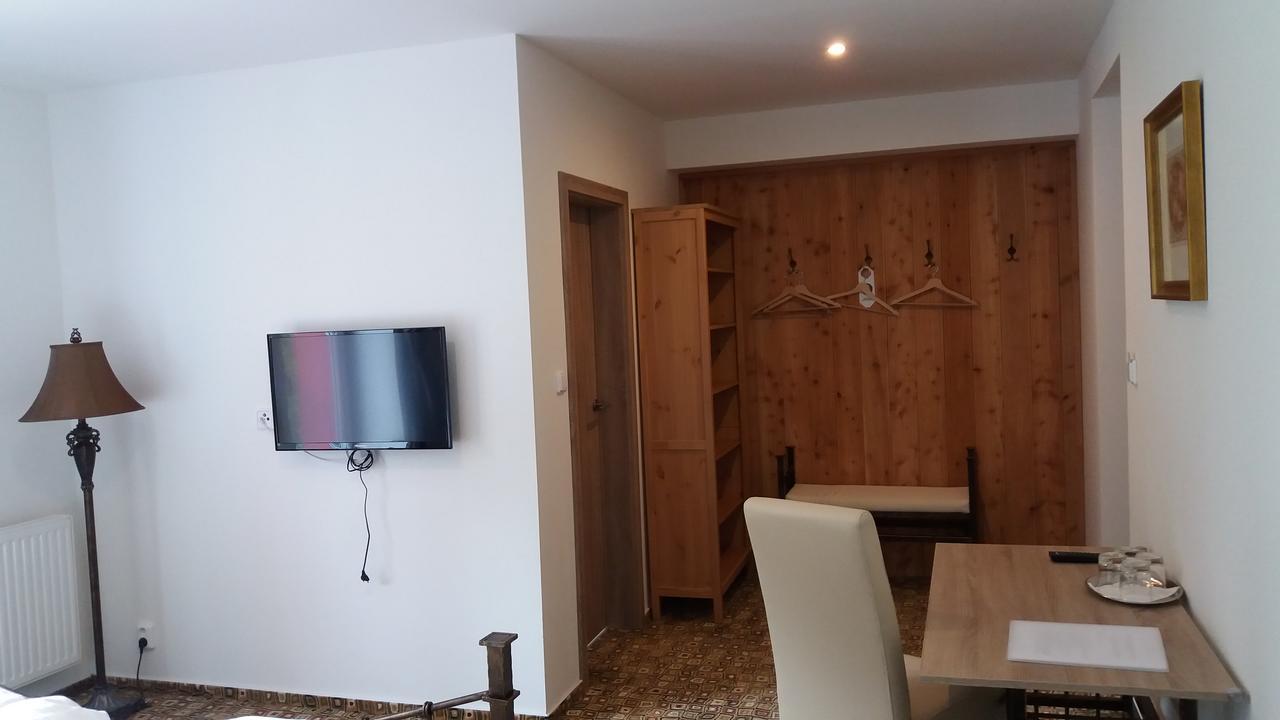 Hotel BouCZECH Lipno nad Vltavou Buitenkant foto